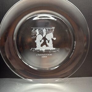Glass Dessert Plate Etched Children Praying Christmas 1982 FRANCE